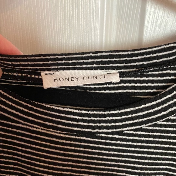 ๐ผ Honey Punch knot cutout dress - Picture 4 of 6